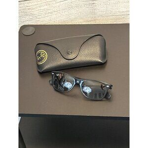 Ray Ban New Wayfarer Polarized Black Sunglasses With Classic Case